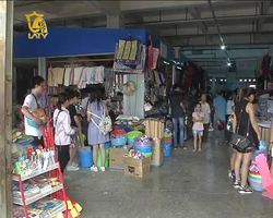 又是一年開(kāi)學(xué)日 市場(chǎng)日用品銷售火爆