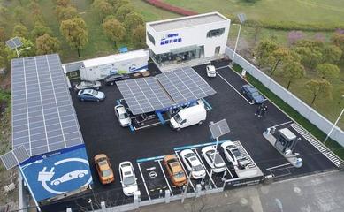 光伏+儲(chǔ)能 新能源汽車將駛?cè)搿瓣柟獬潆姟毙聲r(shí)代